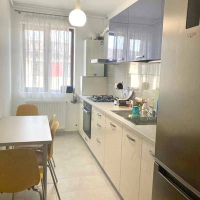 Alquiler de un acogedor apartamento de 2 habitaciones con cocina independiente y balcón, Sector 6, Bucarest, Rumanía
